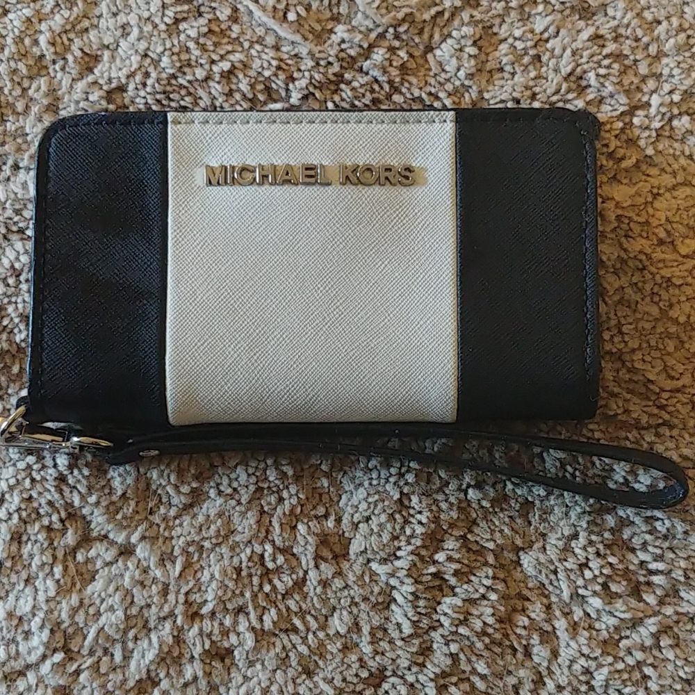 Michael Kors phone wallet